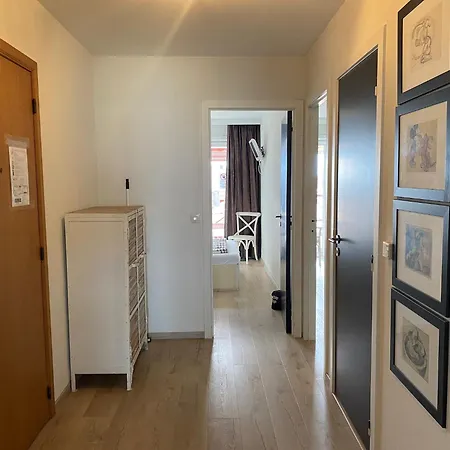 In Near The Beach, Cleaning Included Apartamento